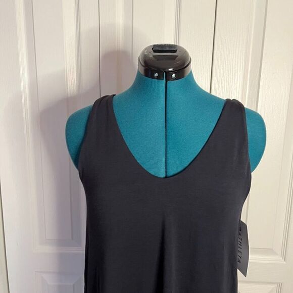 Athleta NWT Essence Built in Bra Support Camisole V Neck Tank Top - Picture 2 of 12